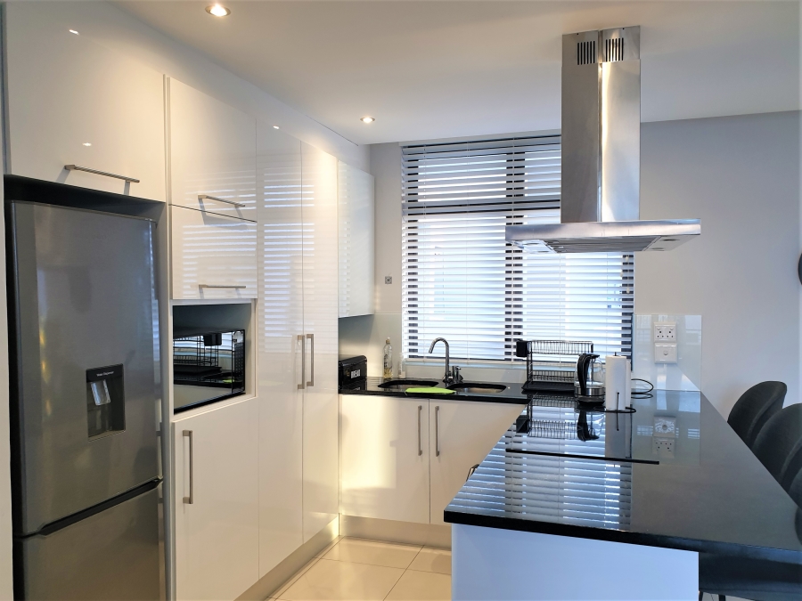 To Let 2 Bedroom Property for Rent in Big Bay Western Cape